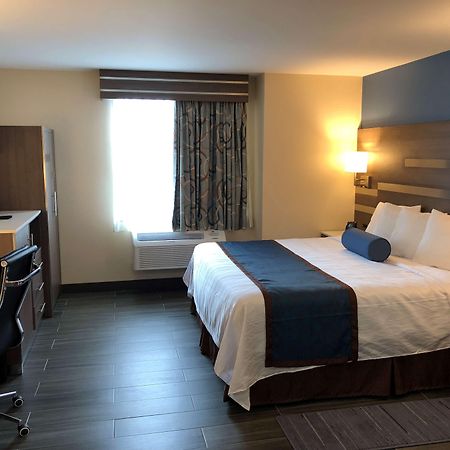 Best Western Plus Stadium Inn New York Exteriör bild
