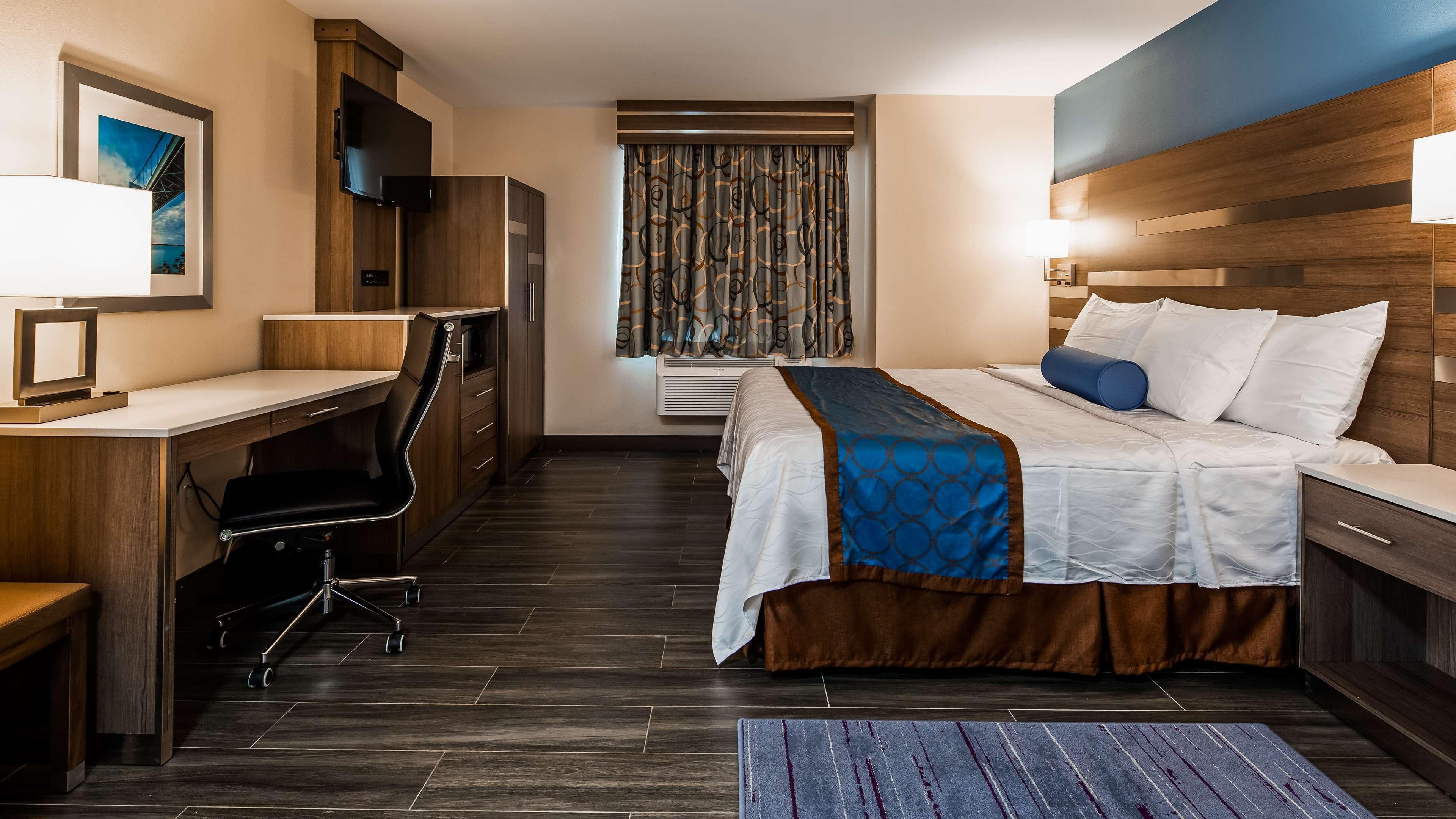 Best Western Plus Stadium Inn New York Exteriör bild