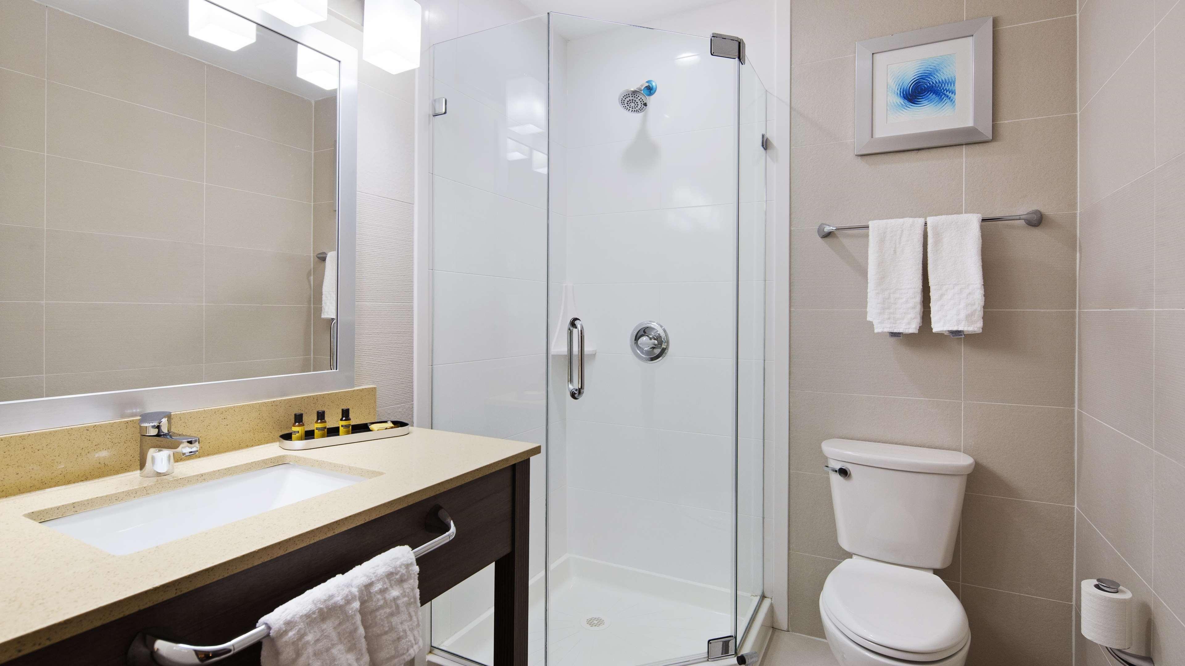 Best Western Plus Stadium Inn New York Exteriör bild