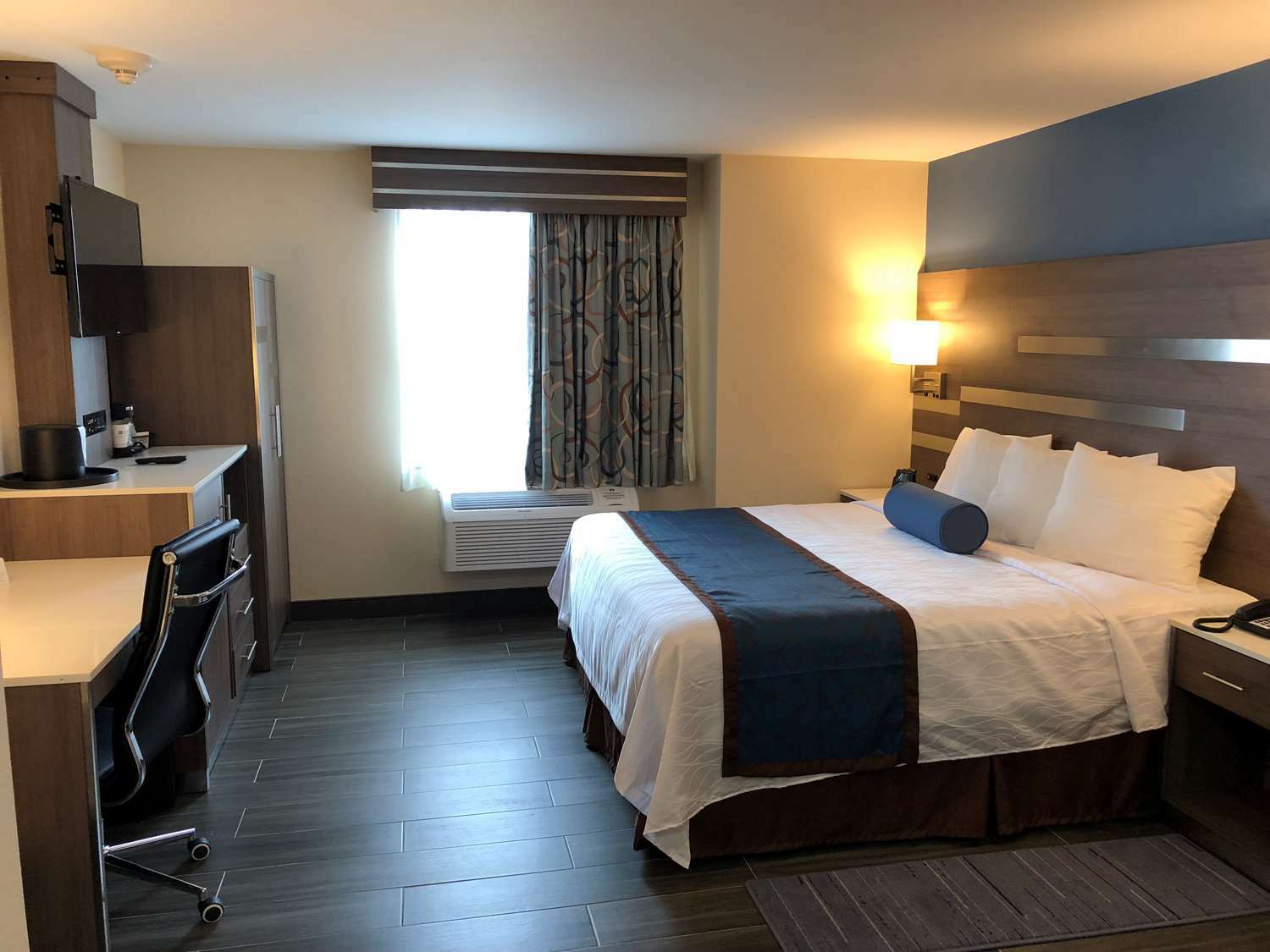 Best Western Plus Stadium Inn New York Exteriör bild